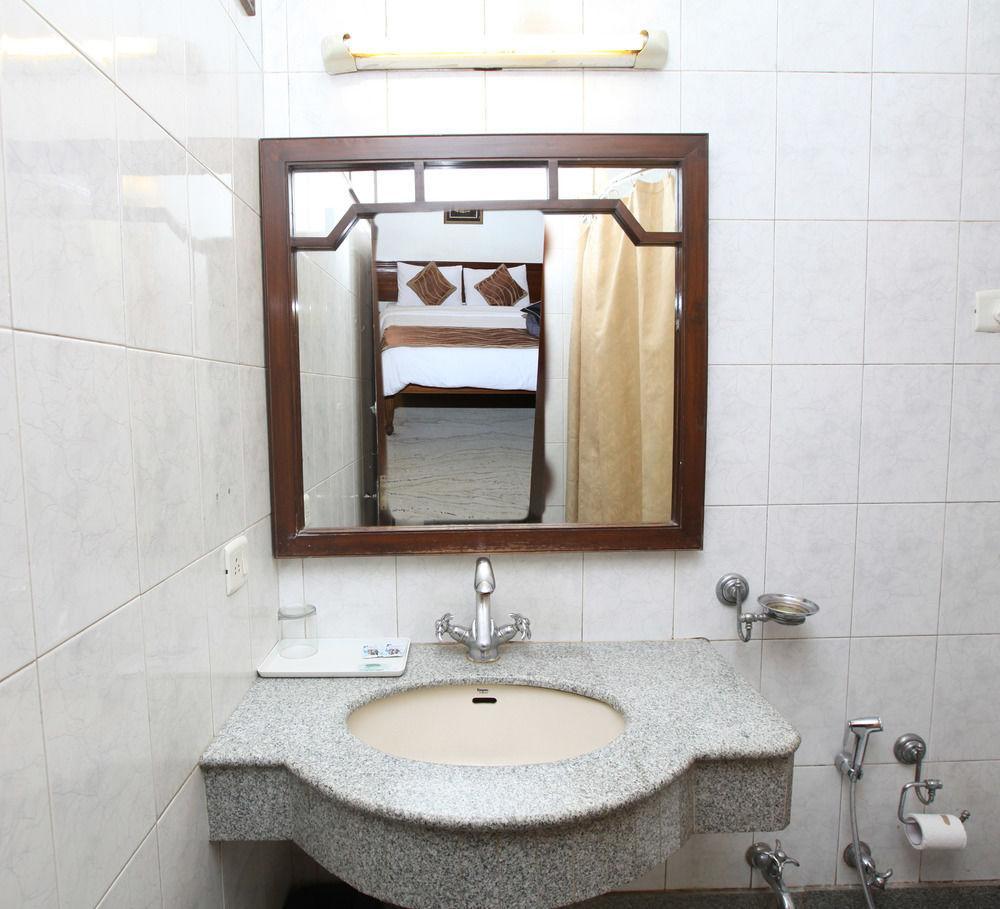 Fabhotel Lord Inn Nowe Delhi Zewnętrze zdjęcie